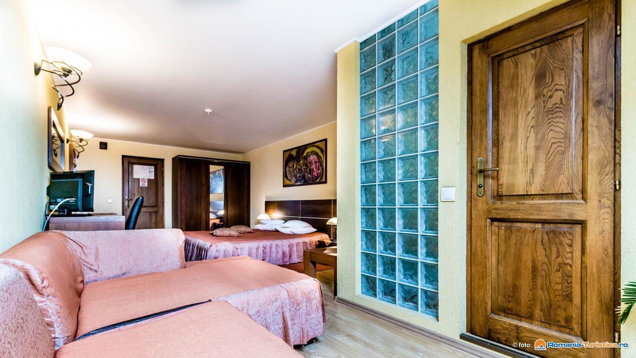 Hotel Valea Regilor Reghin Extérieur photo