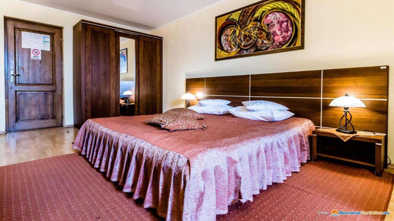 Hotel Valea Regilor Reghin Extérieur photo